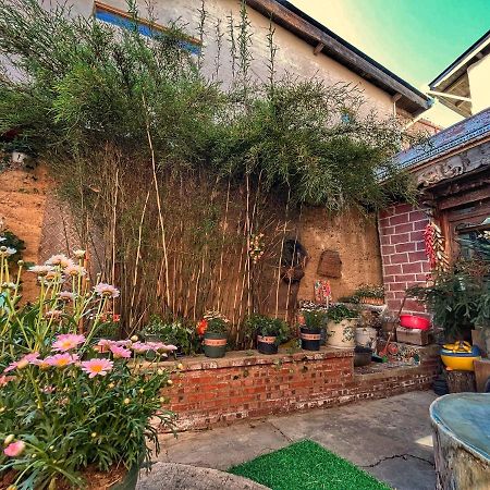 Tavern Hostel仁和客栈 Shangri-La Extérieur photo