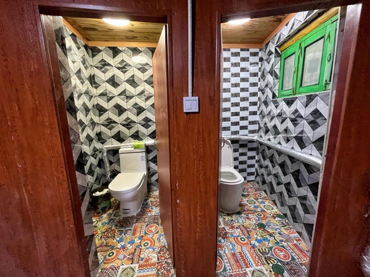 Tavern Hostel仁和客栈 Shangri-La Extérieur photo